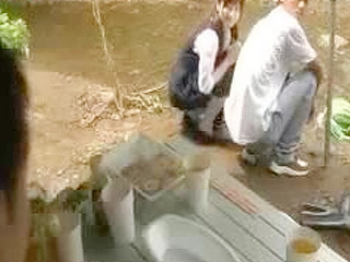 Super Hot Stepdaughter's Shy Pee Pie, Caught on Kamera